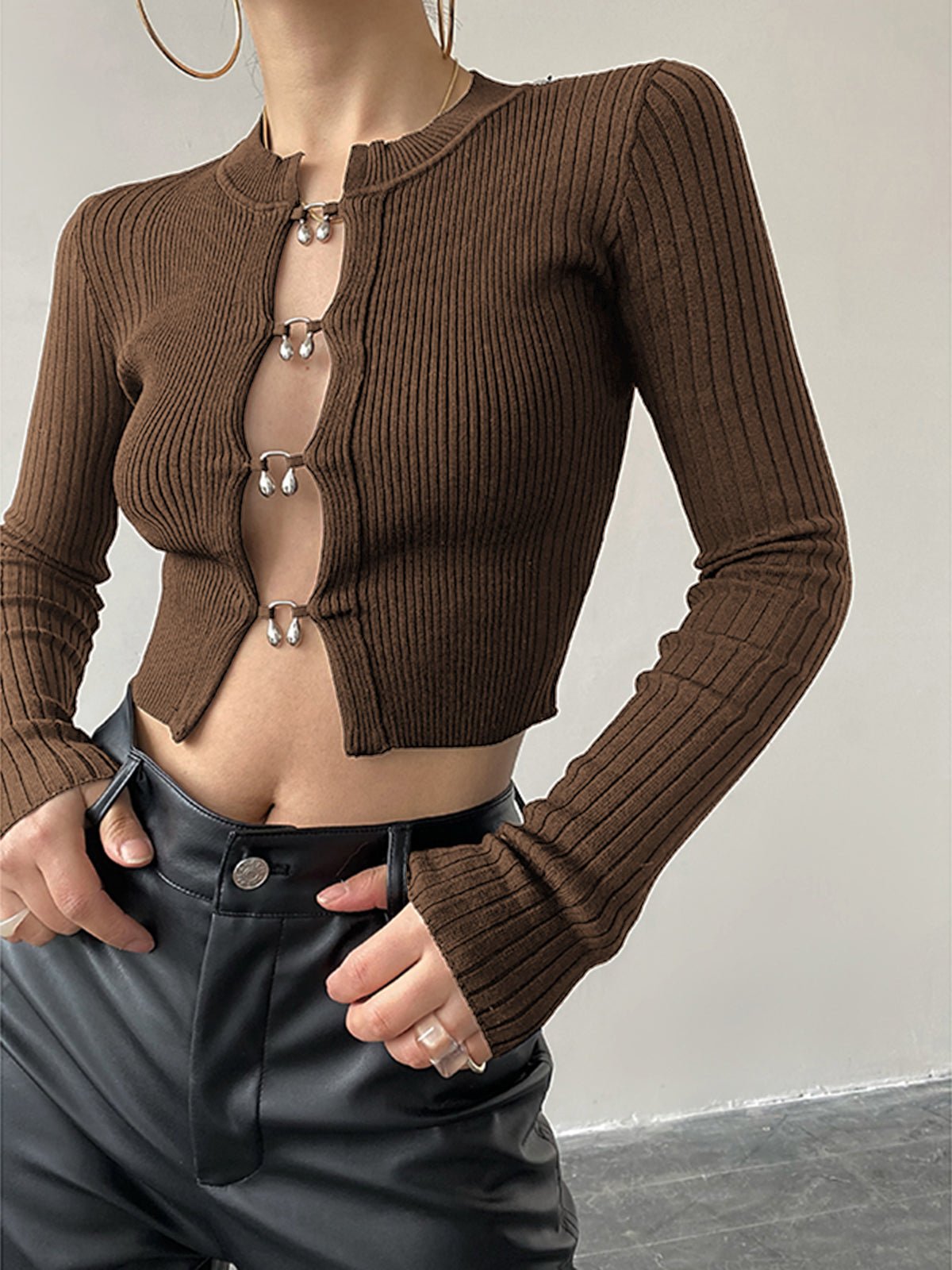Pencere Detaylı Boncuk Detaylı Triko Bluz - Phentora