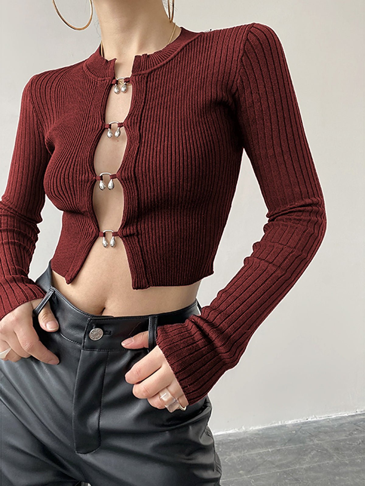 Pencere Detaylı Boncuk Detaylı Triko Bluz - Phentora