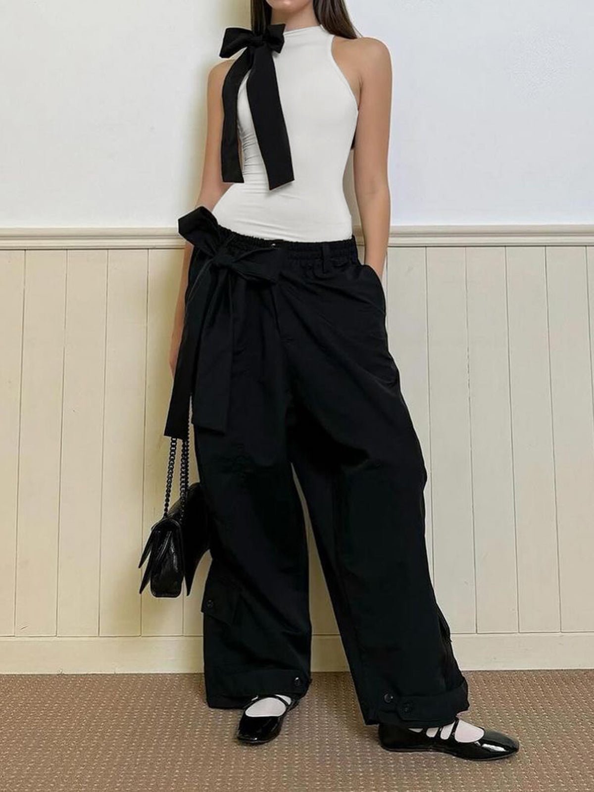 Semi - Sheer Fiyonk Detaylı Decorated Kolsuz Bodysuit - Phentora