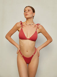 Metal Halkalı Üçgen Dantelli Bikini Seti - Phentora