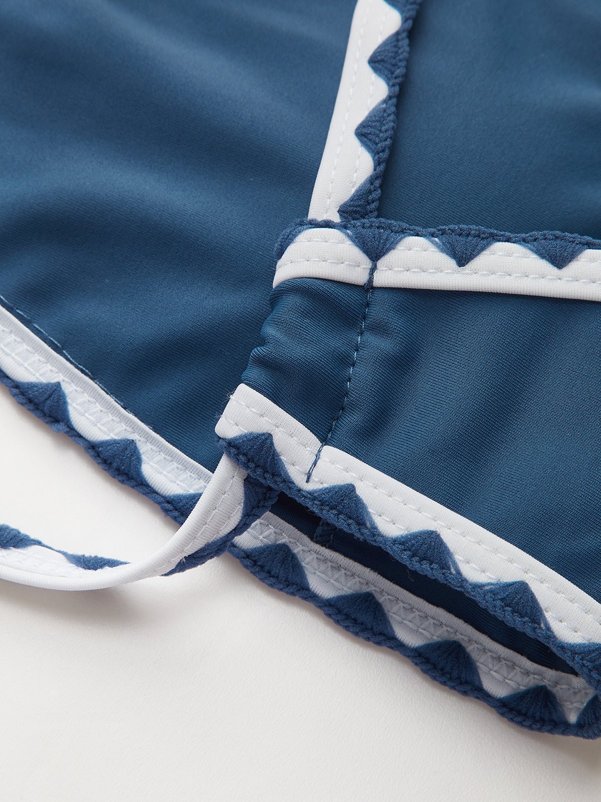 Kontrast Kesimli Düğümlü Bikini Takımı - Phentora
