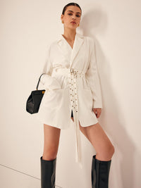 Beyaz Zarif Kemerli Blazer Ceket - Phentora