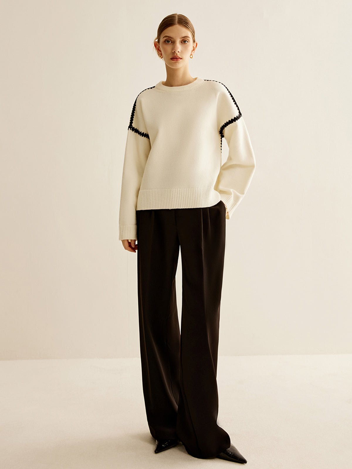 Minimalist Embroidered Trim Kazak - Phentora