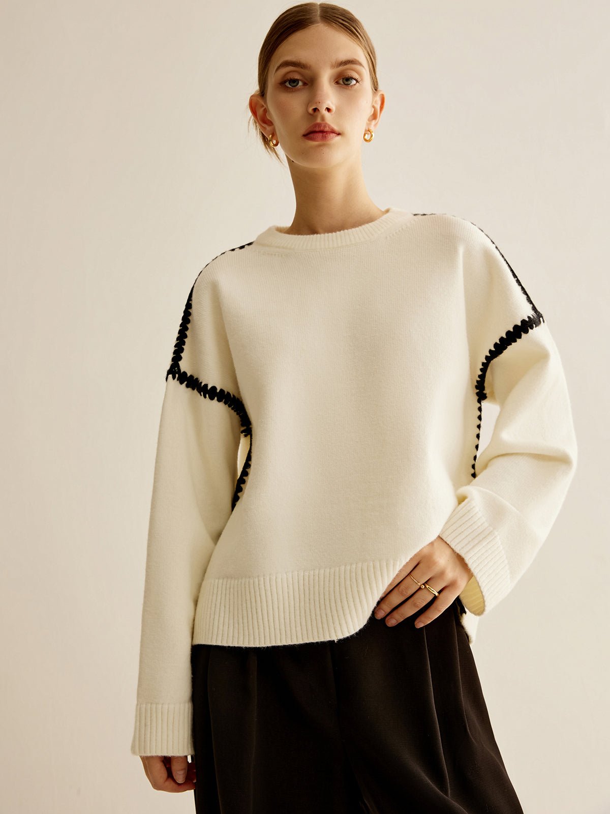 Minimalist Embroidered Trim Kazak - Phentora