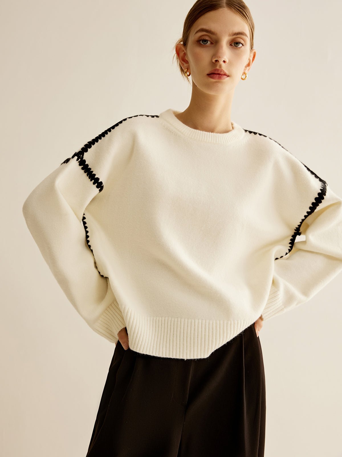 Minimalist Embroidered Trim Kazak - Phentora