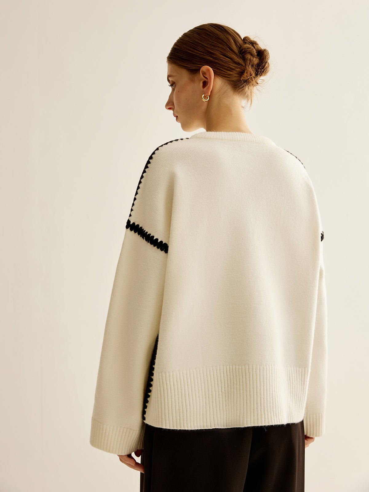 Minimalist Embroidered Trim Kazak - Phentora