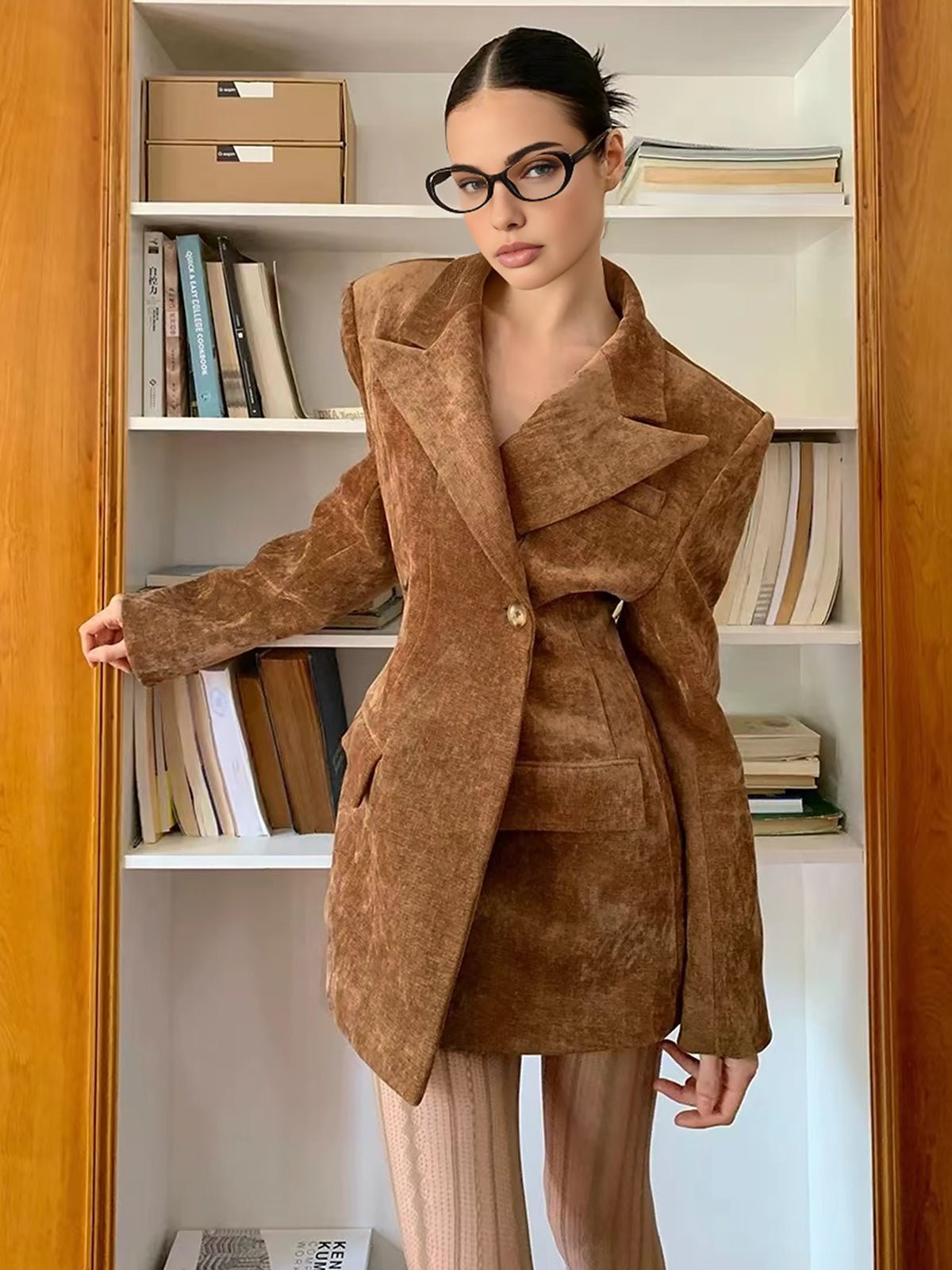 Şık Düğme Detaylı Uzun Blazer Ceket, Bel Vurgulu - Phentora
