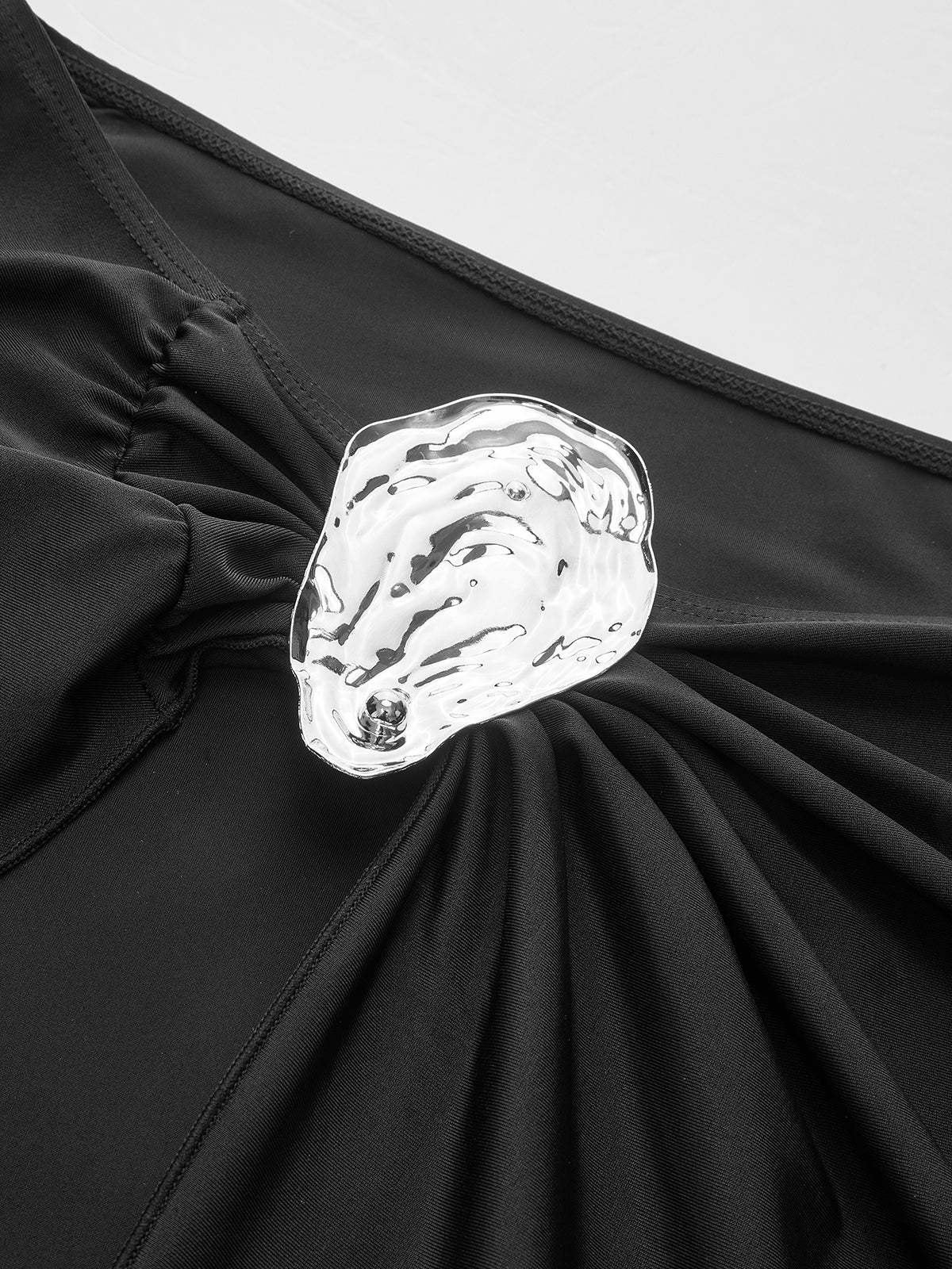 Şık Dönüş Sarong Etek, Şık Metal Aksesuarlara Sahip - Phentora