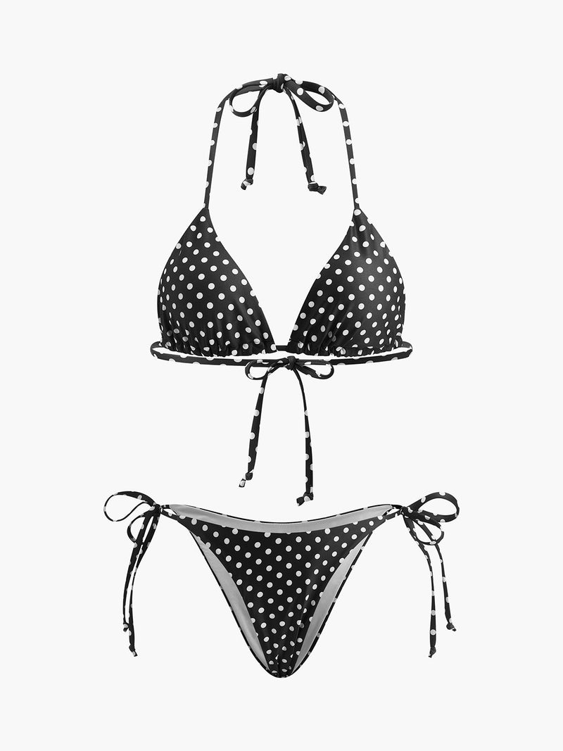 Şık Noktalı Kravat Bikini Takımı ile Şık Bir Plaj Görünümü - Phentora