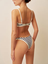 Şık Plaj Görünümü İçin Şık Deniz Çizgili Yüksek Kesim Bikini - Phentora