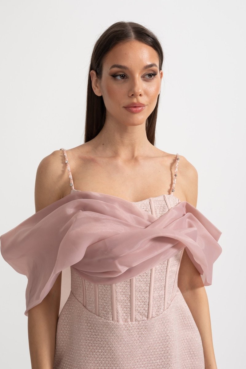 Elbise Vücuda Oturan Gövde, Patterned Fabric ve Transparan Drapeli Katmanlı - Pembe - Phentora