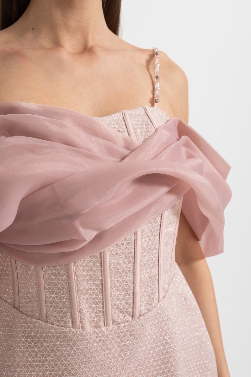 Elbise Vücuda Oturan Gövde, Patterned Fabric ve Transparan Drapeli Katmanlı - Pembe - Phentora