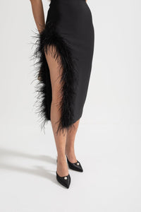 Tüy - detaylı Elbise Vücuda Oturan Gövde ve Asimetrik Hemline - Siyah - Phentora