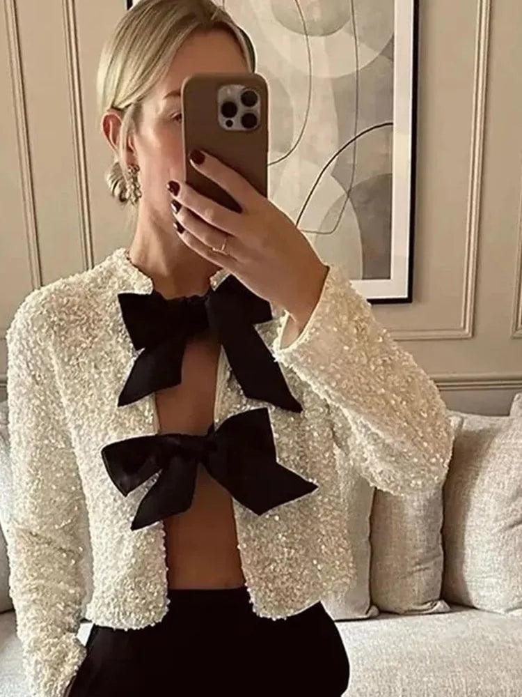 Sütlü Beyaz İnci Süslemeli Fiyonklu Blazer - Phentora