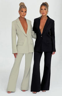 Midnight Elegance Kuşak Detaylı Ceket - Phentora