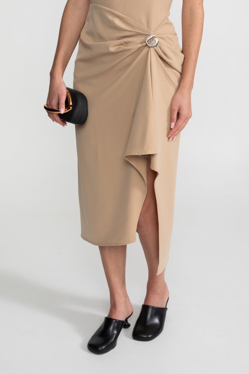 Boyundan Bağlamalı Midi Elbise Asimetrik Drape Detaylı – Nude - Phentora